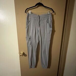Jaanuu spinryx grey 10 pocket scrub pants size s (unsure if petite)